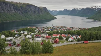 En malerisk norsk by med et skilt som viser navnet Sundquists