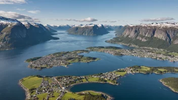 Et naturskjønt bilde av Bremnes, med fjorder og fjell i bakgrunnen