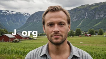 En mann med et sterkt bygg, iført en rutet skjorte og holder en gaffel, stående i en åker med en traktor i bakgrunnen.