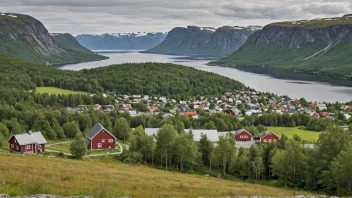 Et pittoreskt landskap av den norske landsbygda med en liten landsby eller by i det fjerne.