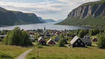 Et idyllisk og malerisk norsk landskap med en liten bosetning i bakgrunnen.