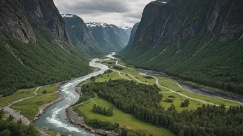 En vakker dal i Norge med bratte fjell og en elv som renner gjennom den