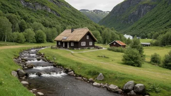 Et idyllisk norsk landskap med et tradisjonelt trehus, som symboliserer landets rike kulturarv og forbindelse til naturen.
