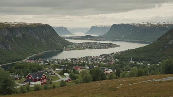 Et idyllisk norsk landskap med en liten bosetning i bakgrunnen.