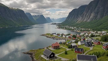 En pittoresk landsby i Norge med tradisjonelle hus og en storslagen natur.