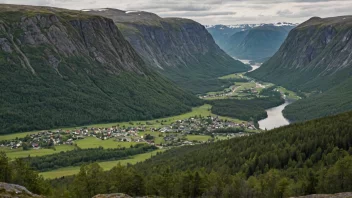 Et pittoreskt norsk landskap med en liten bosetning i det fjerne.