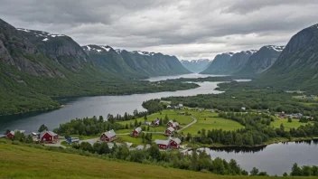 Et malerisk landskap av Mastreviks med tradisjonelle norske hus og omkringliggende fjell eller fjorder