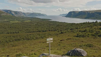 Et idyllisk norsk landskap med en hint om Mælands beliggenhet