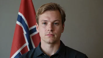 En person med et norsk flagg i bakgrunnen, med navnet Sigbjørn skrevet i tykke bokstaver.