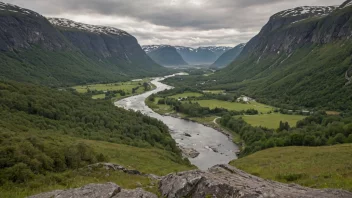 Et malerisk landskap av en liten dal eller område i Norge med et skilt eller et kart som viser navnet Lillevolden.