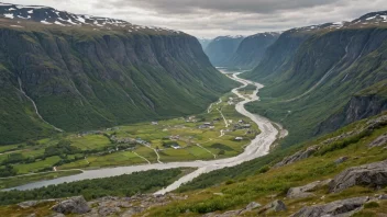 En malerisk dal i Norge med varme kilder og frodig vegetasjon