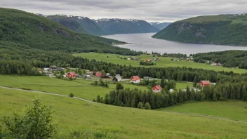 Et fredelig landskap av den norske landsbygda.