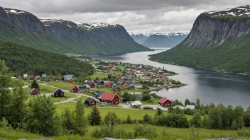 Et fredelig norsk landskap med en liten landsby i bakgrunnen.