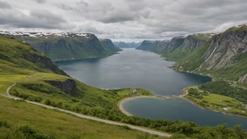 Et malerisk landskap av Sandanes, som viser dens naturskjønnhet