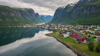 En pittoresk bygd i Norge, med tradisjonelle hus og en storslagen natur.